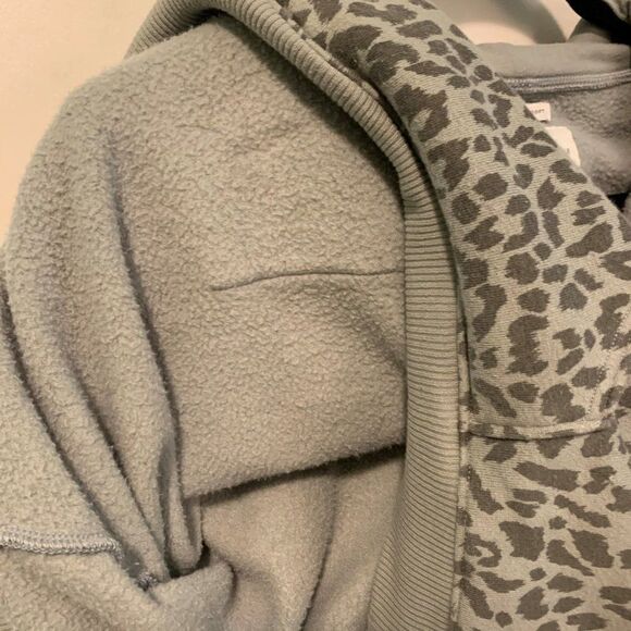 American Eagle Sz XS, EUC, oversized  hoodie, cozy lining, cotton blend - Picture 4 of 16